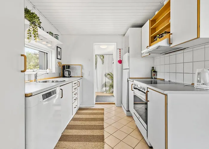 بيت للعطل 3 Bedroom Stunning In *